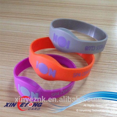 13.56MHZ RFID Ultralight C pantone color silicone wristband for Swimming Pools