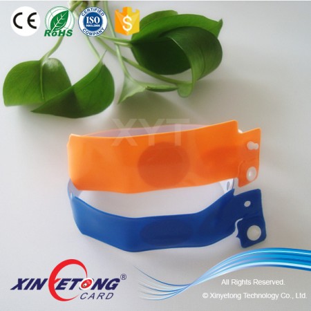 Wholesale professional PVC Material 125khz RFID Wristband NFC Wristbands  Active RFID Wristband Price