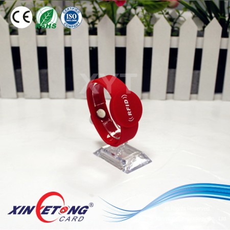 Adjustable Waterproof Silicone RFID 13.56MHz Wristband 